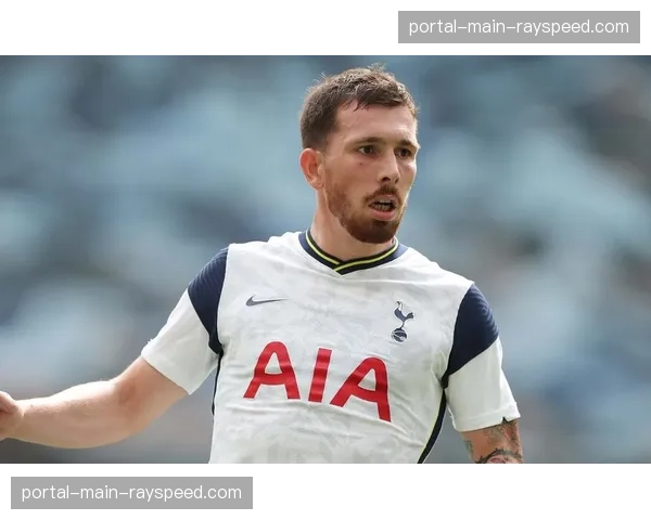 马赛官宣签下热刺中场霍伊别尔，租借+强制买断总价1500万欧元签约4年