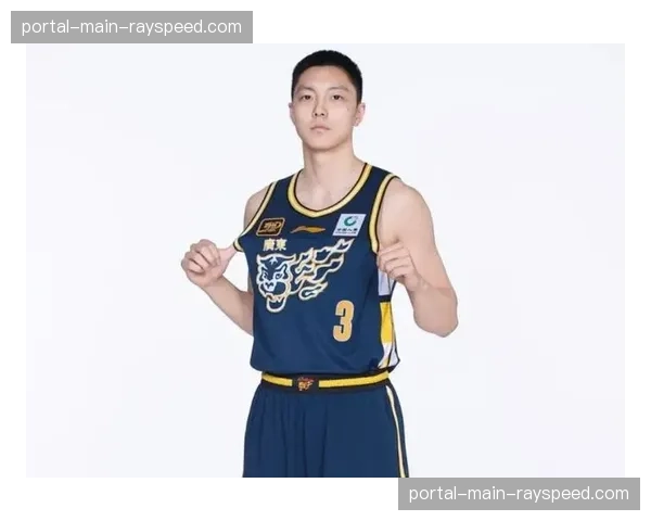 胡明轩谈杜锋体系：无限换防要求每个点都不能是短板