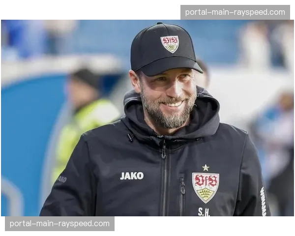 独家对话斯图加特主帅小赫内斯：解释为何在部分场次放弃高位逼抢。