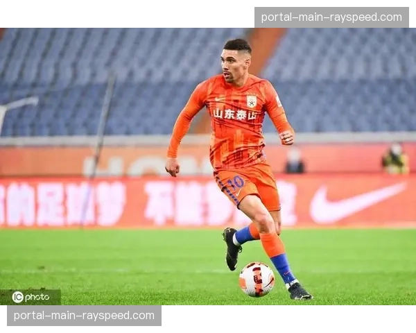 克雷桑双响，山东泰山3-0完胜长春亚泰，暂登积分榜首
