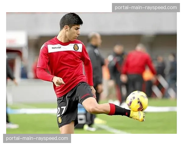 皇家马略卡1-1瓦伦西亚，萨穆-科斯塔头球破门乌马尔-萨迪克扳平